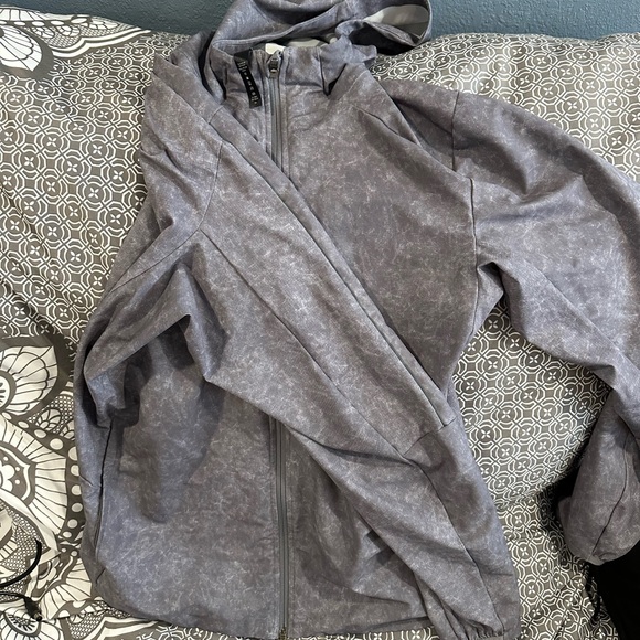 Large Lululemon Warp Light Packable Jacket “Gravel Dust Asphalt Grey Multi” - Picture 4 of 6